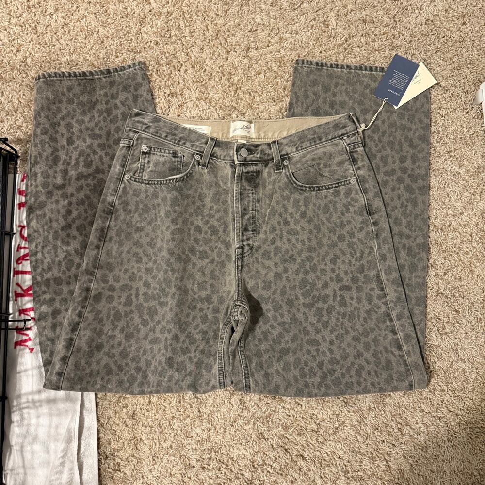 NWT Universal Thread Women's Mid-Rise 90's Baggy Leopard Print Jeans - Picture 2 of 3